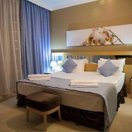 Alau Hotel アスターナ エクステリア 写真