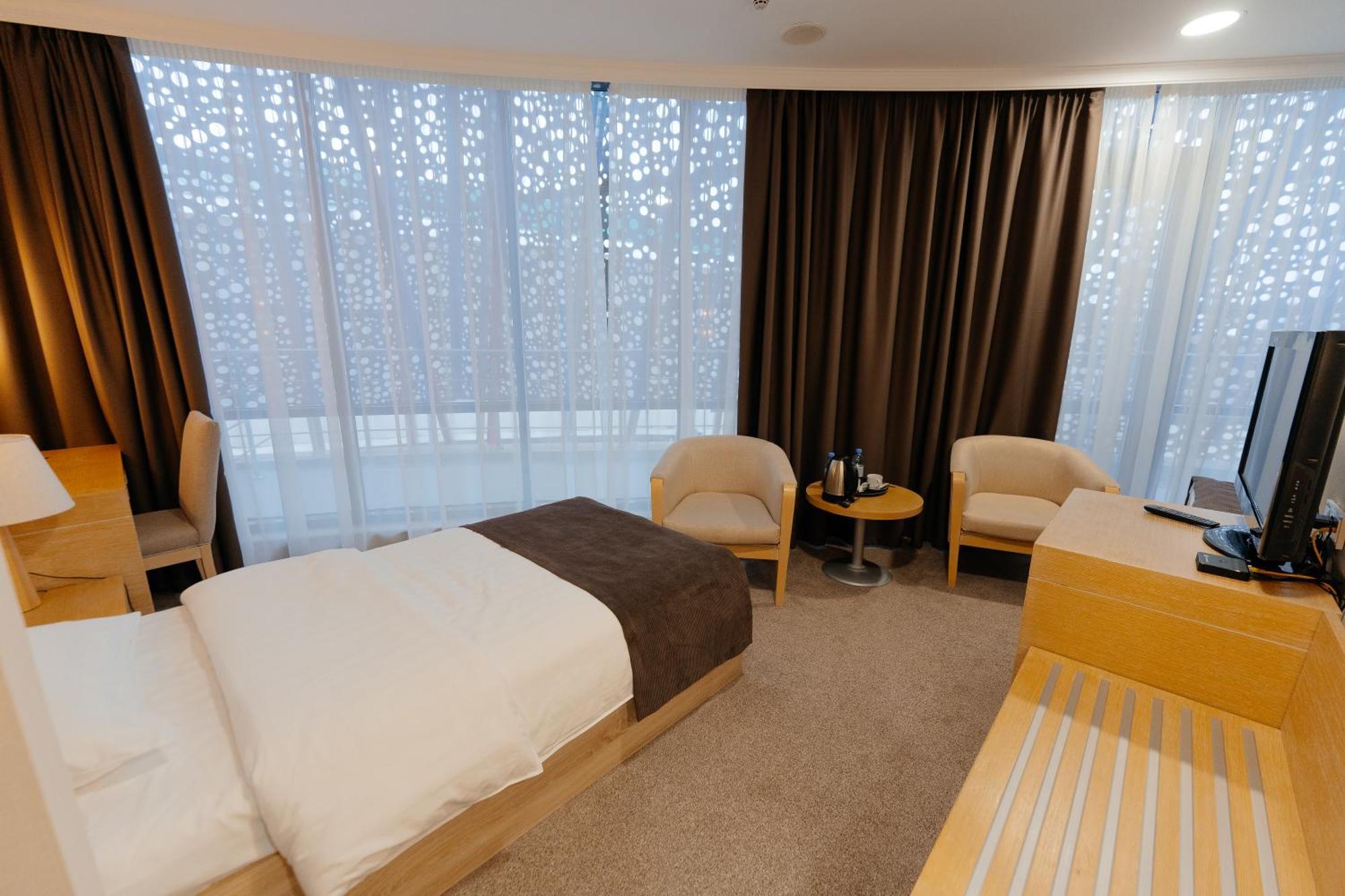 Alau Hotel アスターナ エクステリア 写真