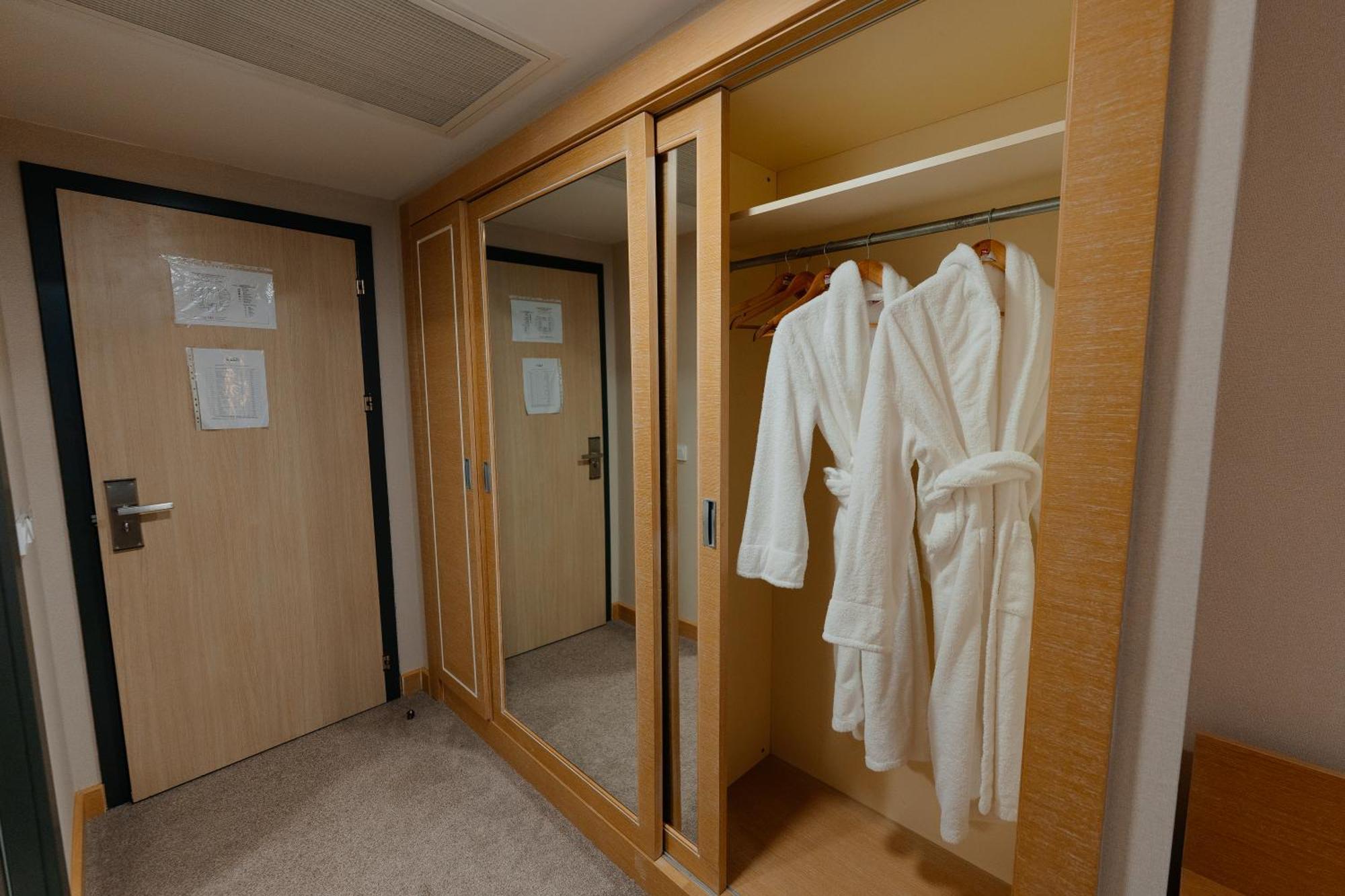 Alau Hotel アスターナ エクステリア 写真