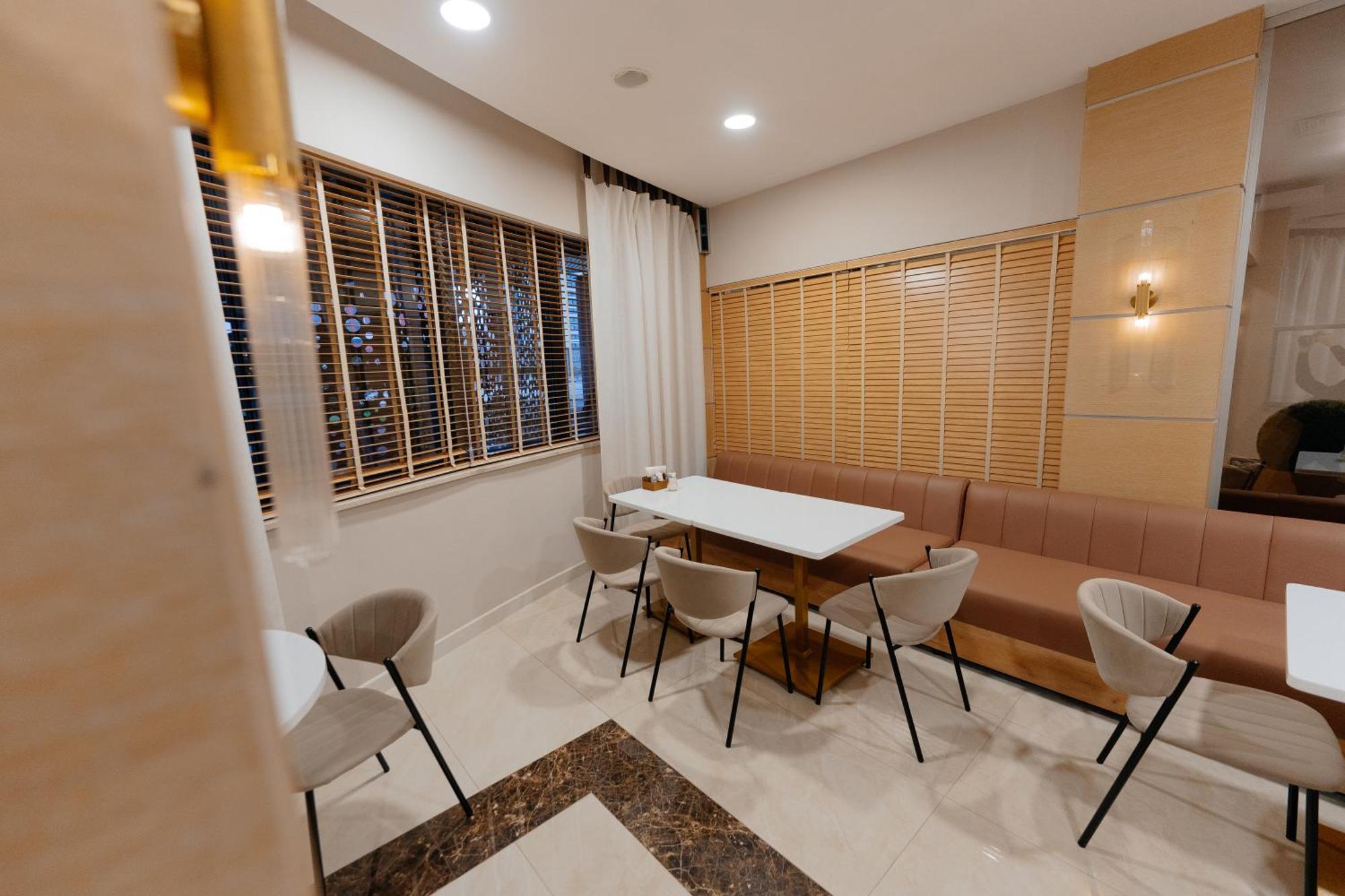 Alau Hotel アスターナ エクステリア 写真
