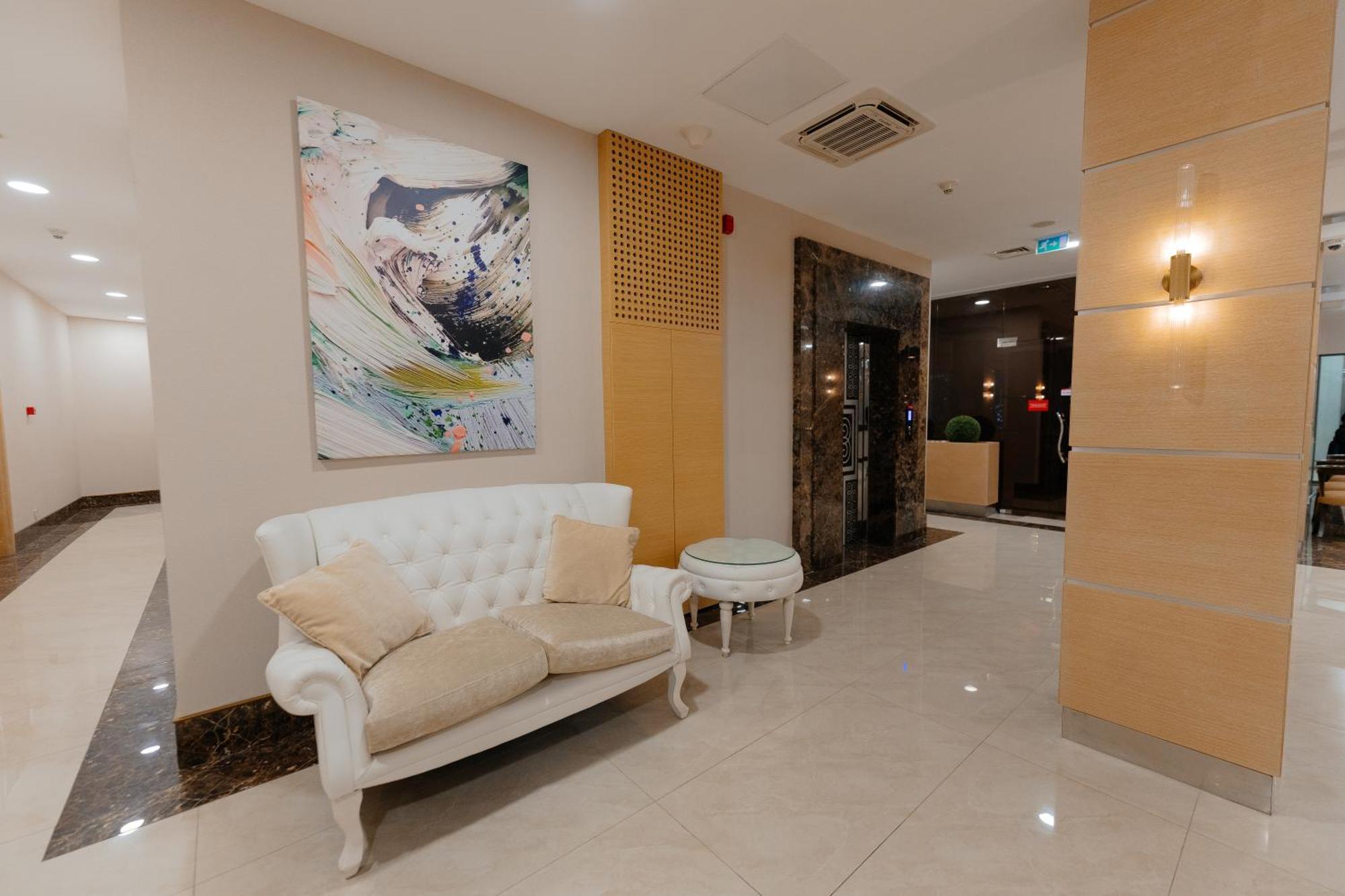 Alau Hotel アスターナ エクステリア 写真