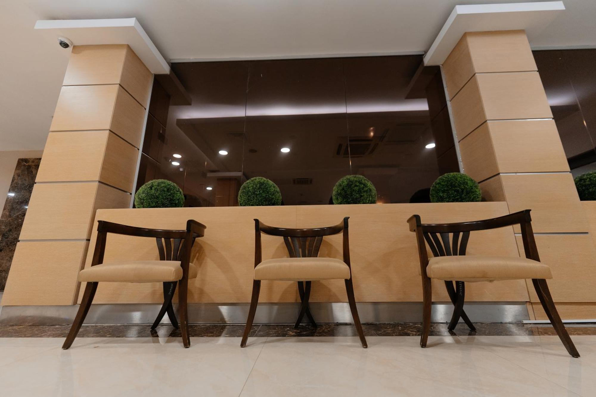 Alau Hotel アスターナ エクステリア 写真