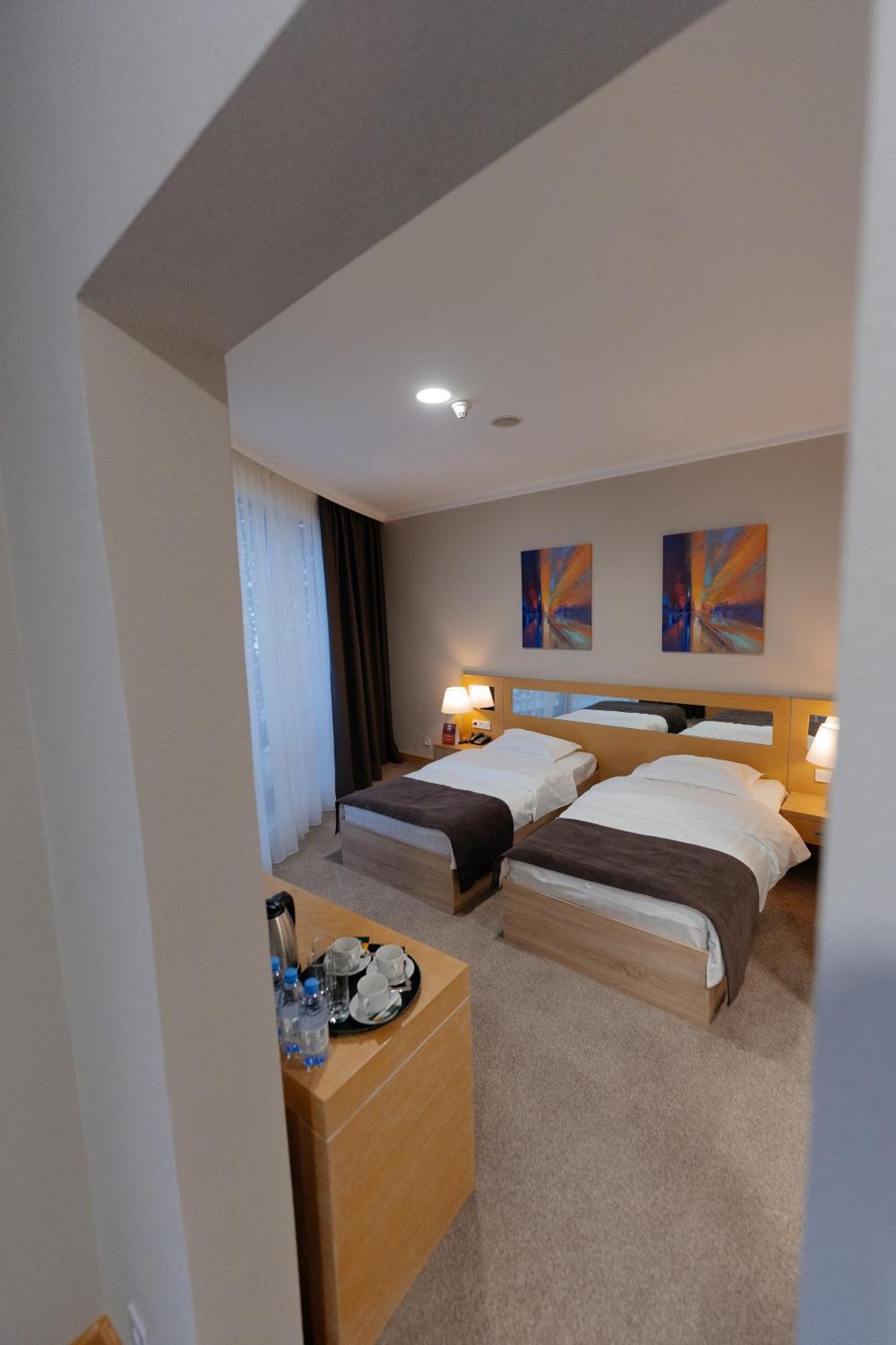 Alau Hotel アスターナ エクステリア 写真
