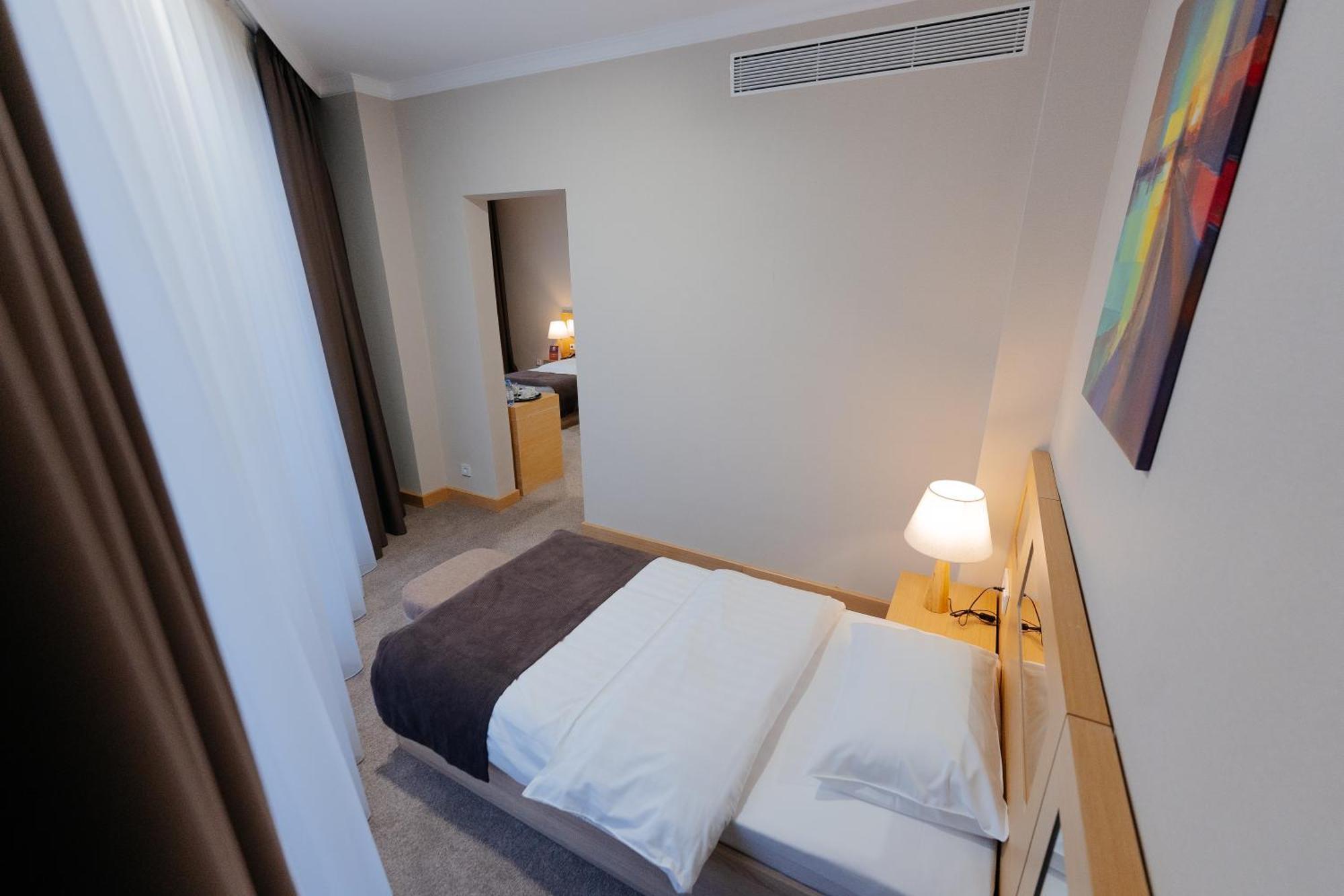 Alau Hotel アスターナ エクステリア 写真