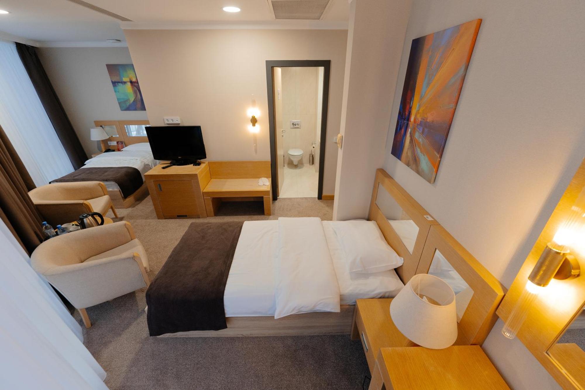 Alau Hotel アスターナ エクステリア 写真