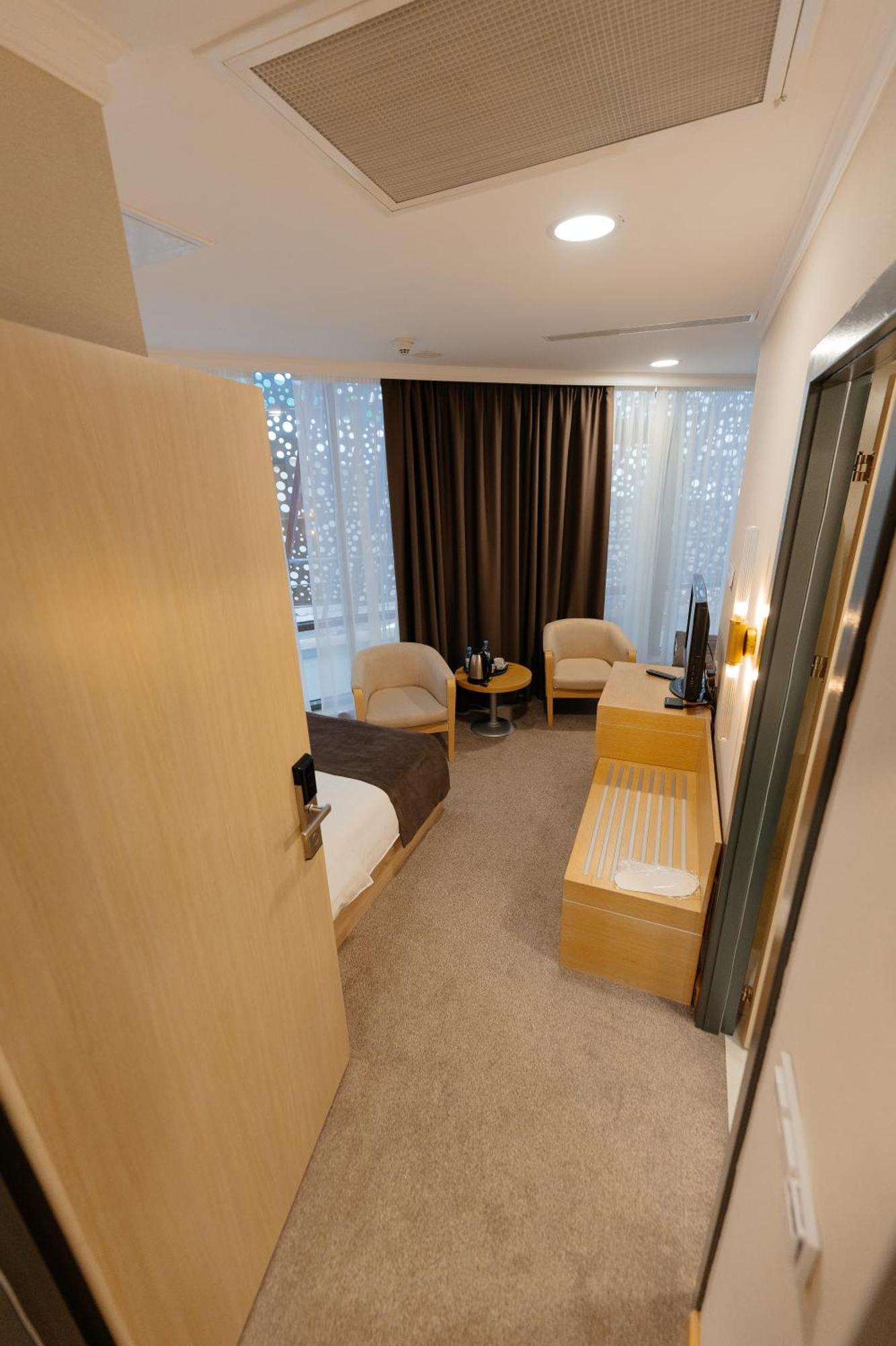 Alau Hotel アスターナ エクステリア 写真