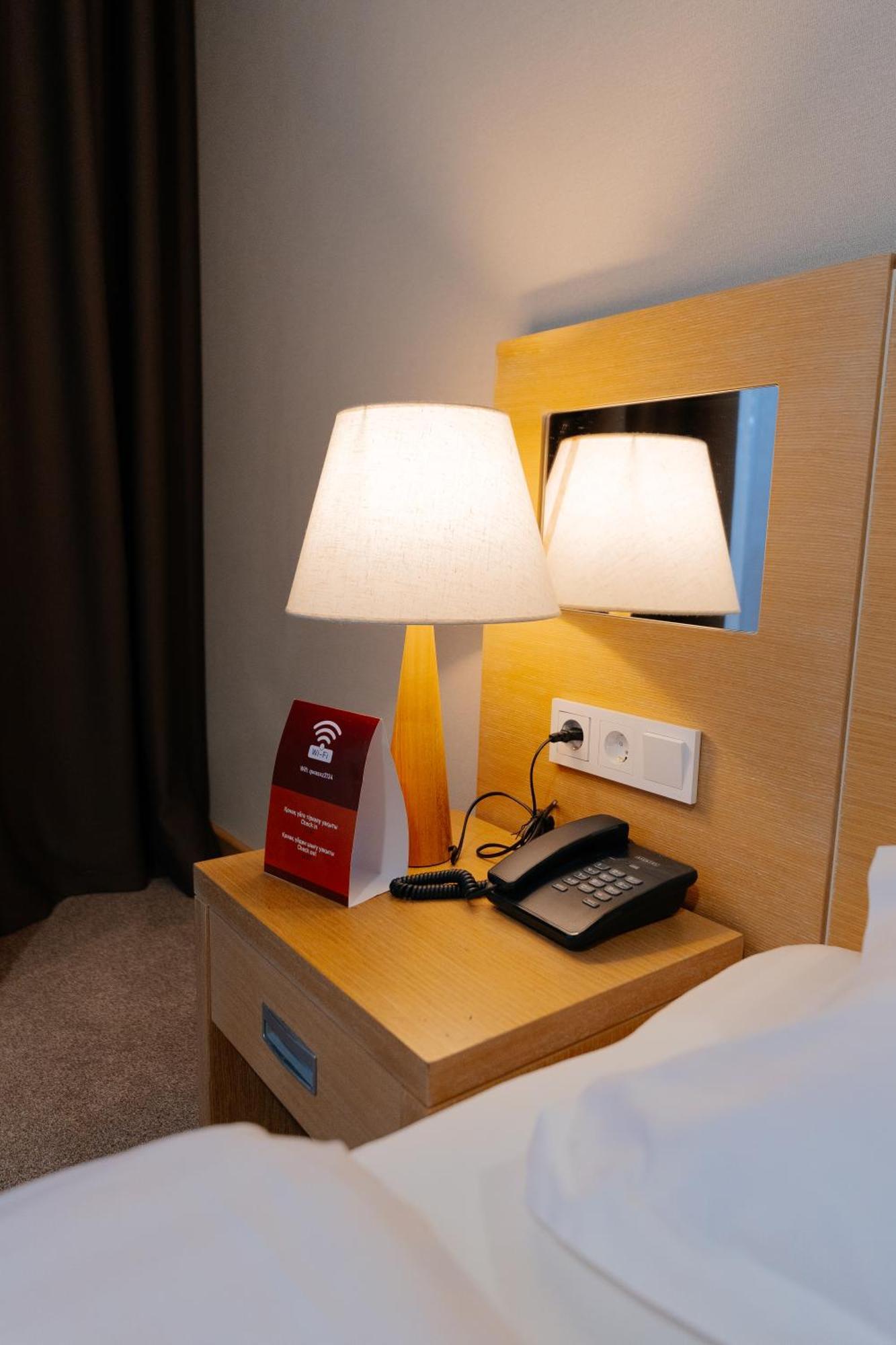 Alau Hotel アスターナ エクステリア 写真