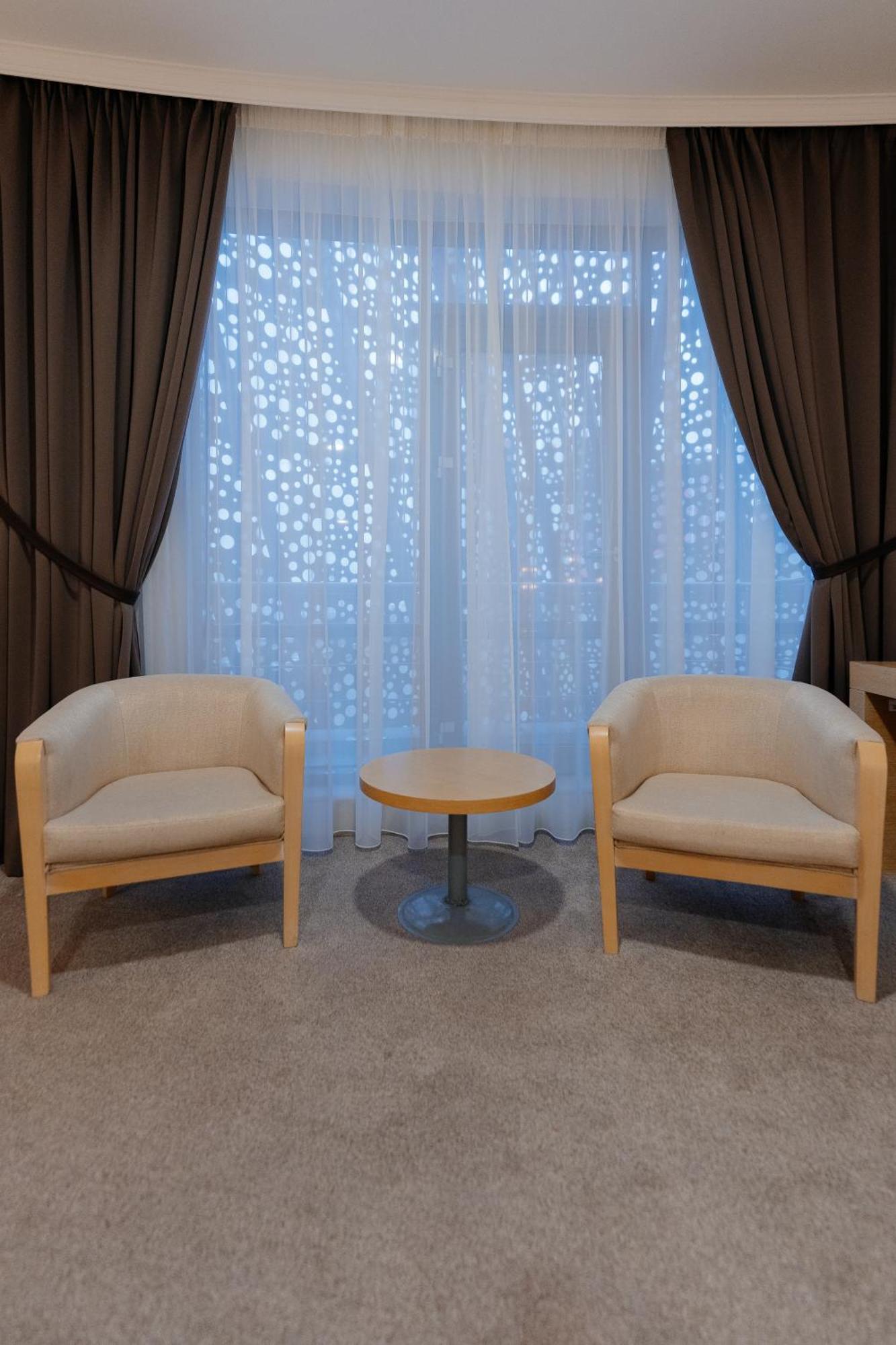 Alau Hotel アスターナ エクステリア 写真